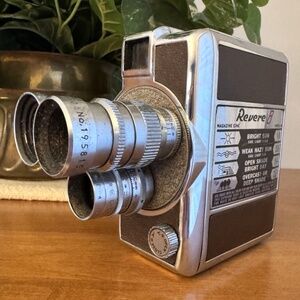 Vintage 1950's Revere 8 Model 44 Movie Camera w/3 Lenses Not Tested